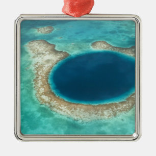 Luftansicht des Blue Hole, Segelboot vor Anker Ornament Aus Metall