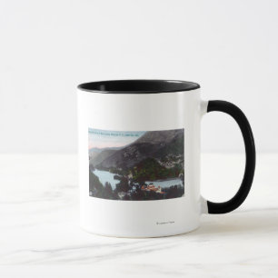 Luftaufnahme des blauen LakesMidlake, CA Tasse