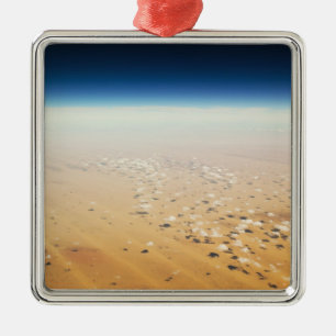 Luftaufnahme einer Wüste Silbernes Ornament