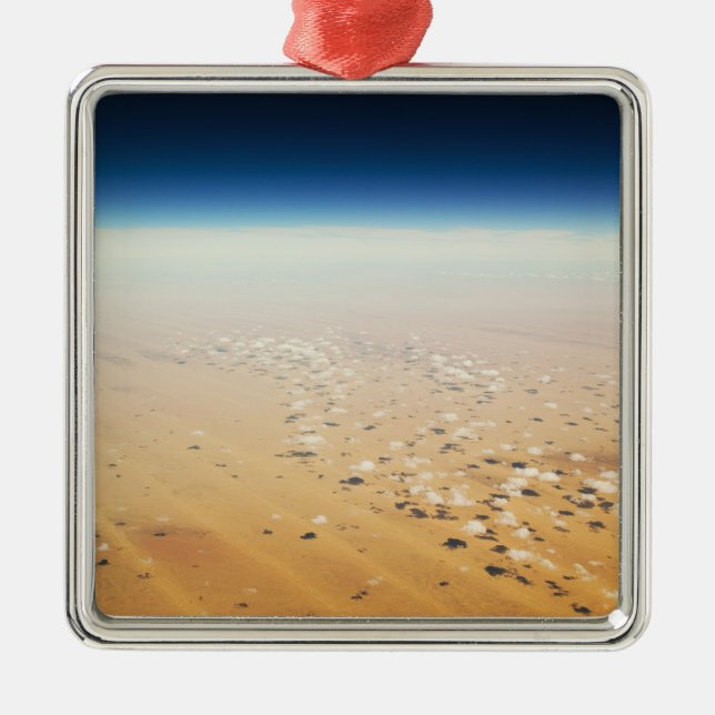 Luftaufnahme einer Wüste Silbernes Ornament (Vorne)