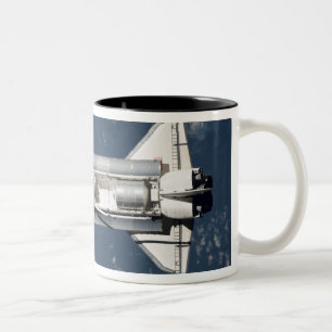 Luftaufnahme von Raumfähre-Entdeckung 3 Zweifarbige Tasse