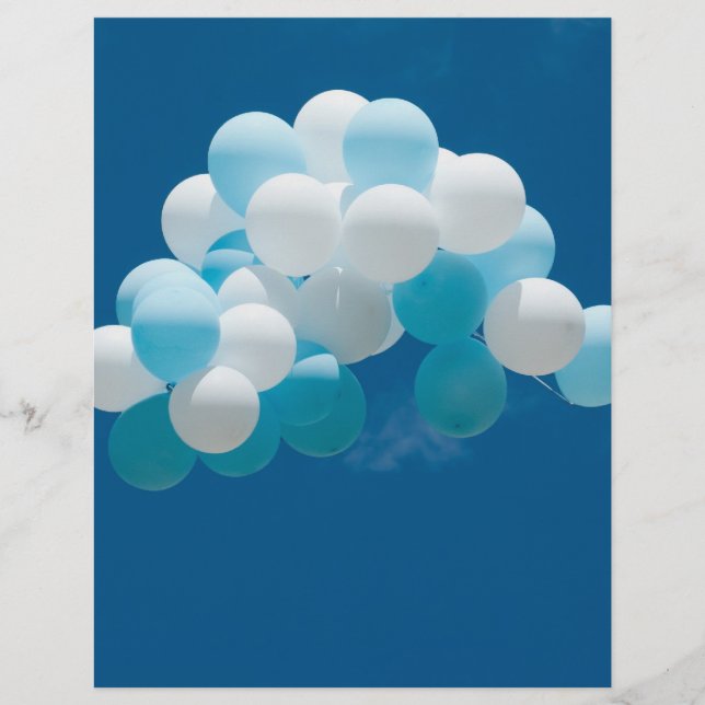 Luftballons, die im blauen Himmel fliegen Flyer (Vorne)