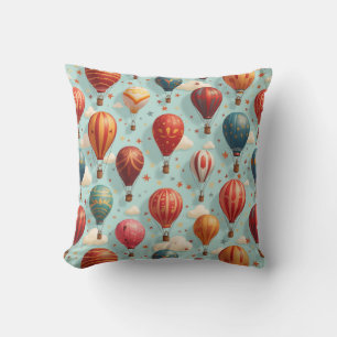 Luftballons schwimmen am Himmel Kissen