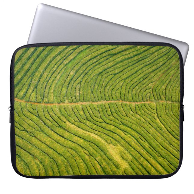 Luftbild des grünen Freifeldes Laptopschutzhülle (Vorderseite)