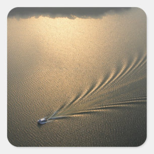 Luftbild des Schiffes im Gatun Panama-See Quadratischer Aufkleber