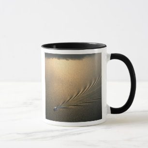 Luftbild eines Bootes im Gatunsee Panama Tasse