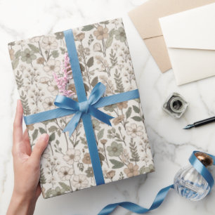Luftige Wildblumen in Creme & Salbei Geschenkpapier