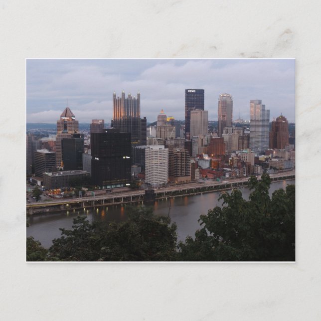 Luftschiff Pittsburgh Skyline bei Sonnenuntergang Postkarte (Vorderseite)