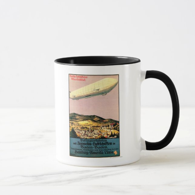 Luftschiff Zeppelin über Stadt Poster Tasse (Rechts)