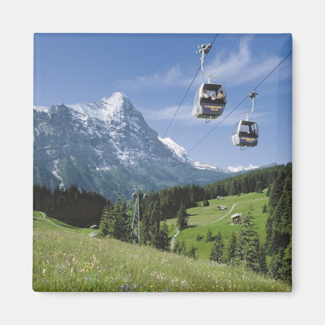 Luftseilbahnen in der Nähe der Jungfrau Magnet (Vorne)