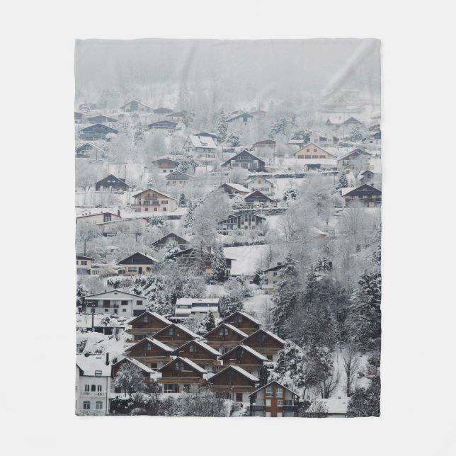 LUFTSICHT AUF DAS DORF MIT SCHNEE FLEECEDECKE (Vorderseite)