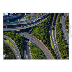 Luftverkehr über Autobahnkreuz