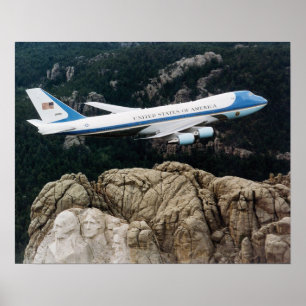 Luftwaffe 1 fliegt über Mount Rushmore Poster