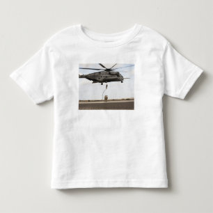 Luftwaffe pararescuemen leiten einen Kampfeinsatz Kleinkind T-shirt