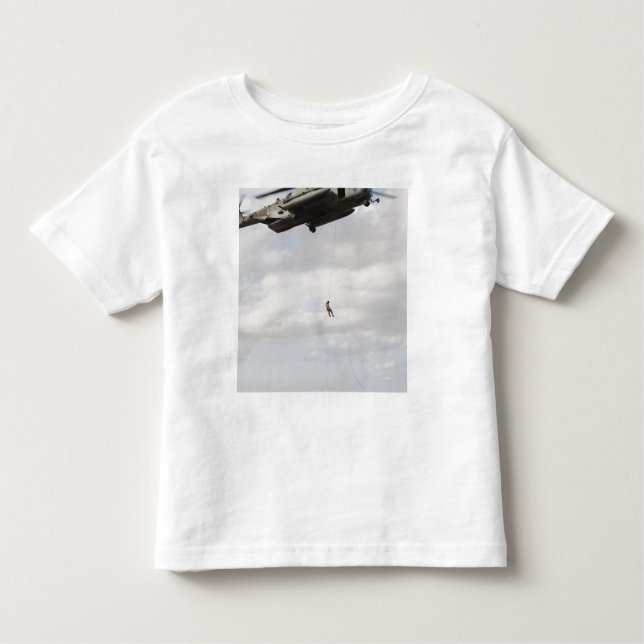 Luftwaffenparareskuemen führen Kampfeinsatz 2 Kleinkind T-shirt (Vorderseite)