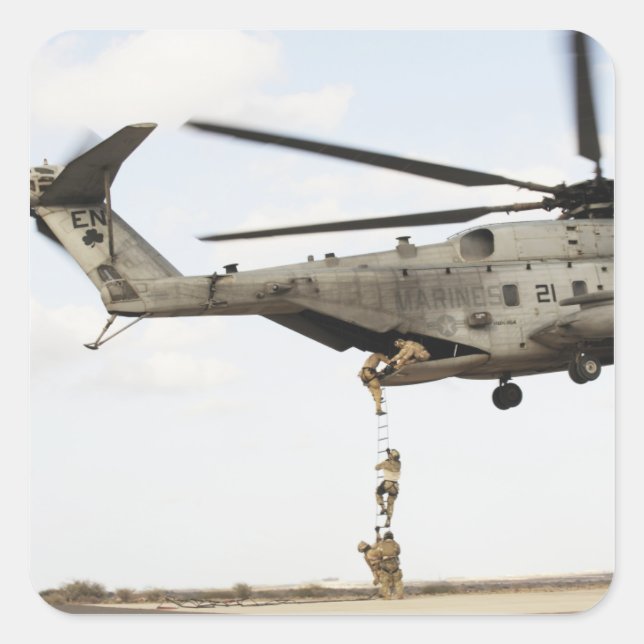 Luftwaffenparareskuemen führen Kampfeinsatz 4 Quadratischer Aufkleber (Vorderseite)