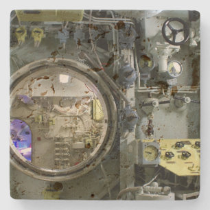 Luke auf einem alten Retro-U-Boot Steinuntersetzer