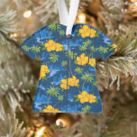 Lumahai Beach Hidden Hawaii Aloha Shirt Ornament<br><div class="desc">Klassisch blau, königsblau, Mandarine und Kalkgrün. Während tropische Brisen durch die Palmen wehen, stürzen sanfte Wellen am Ufer in diesem landschaftlichen hawaiianischen Textilprint von Lumahai Beach, Kauai. Schlicht in Sichtweite zu verbergen ist der wahre Herrscher der Garteninsel Kauai: der mächtige Hahn. Versteckt in der Landschaft sind Hunderte von Heuern und...</div>