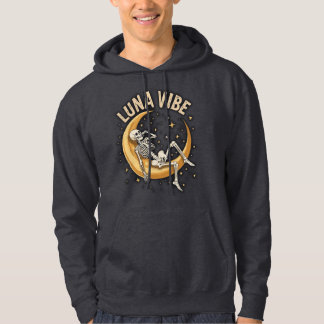 Luna Vibe – Kosmisches Skelett entspannt sich auf Hoodie