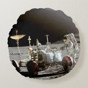 Lunar Module Pilot James Irwin Throw Kissen