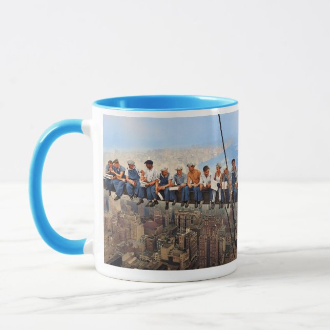 Lunch Atop A Skyscraper 1932 NYC Remastered Color  Tasse (Links)