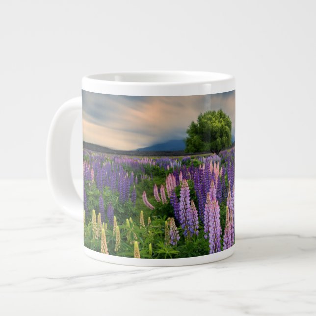 Lupin Field in Neuseeland Jumbo-Tasse (Vorderseite Links)