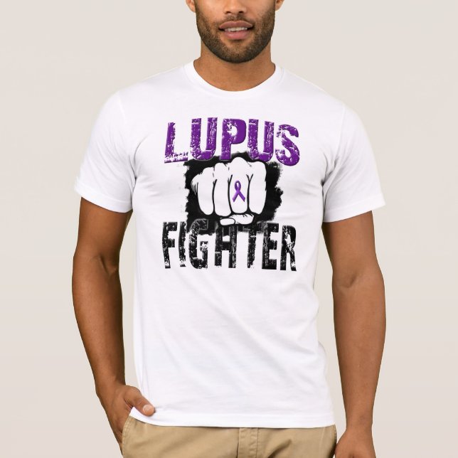 Lupus-Kämpfer mit der Faust T-Shirt (Vorderseite)