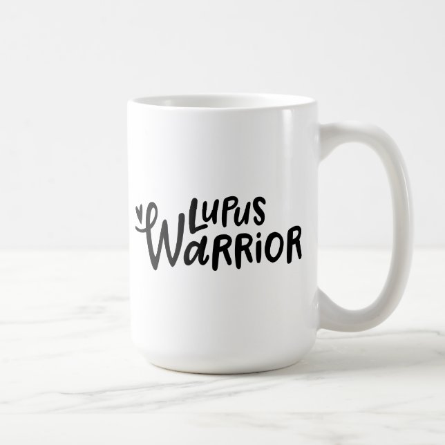 Lupus Warrior Tasse – handgeschriebener Wolf-Zitat (Rechts)