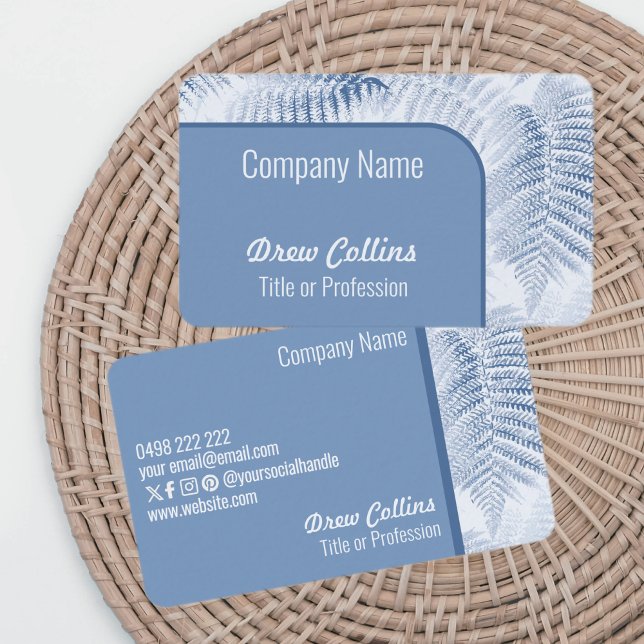 Lush Serene Blue Ferns Curved Border Visitenkarte (Von Creator hochgeladen)