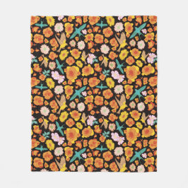 Lush Spring Floral und Vögel auf dunklem Hintergru Fleecedecke