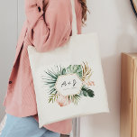 Lush Tropics Tote Bag Tragetasche<br><div class="desc">Die Sammlung Lush Tropics ist eine wunderschöne und moderne Sammlung, die handbemalte tropische Pflanzen mit Aquarellmonstera und Blätter aus Palmen beherbergt. Die Farbpalette ist absolut atemberaubend, mit üppigen Grüntönen, zartem Erröten und edlem Gold, das ein perfektes tropisches Sommerambiente schafft. Jedes Element ist mit Aquarellen bemalt und verleiht dem Design ein...</div>