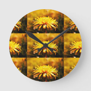 Lüsterngelbe Blume Frühlingsfrüchte Runde Wanduhr
