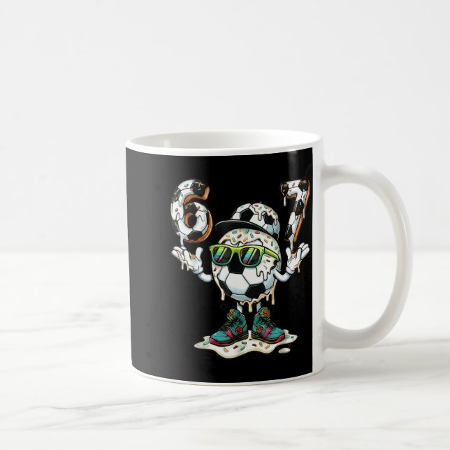 Lustig 6 7 Sechs Sieben 67 Fußball Meme Glasierte  Kaffeetasse (Rechts)
