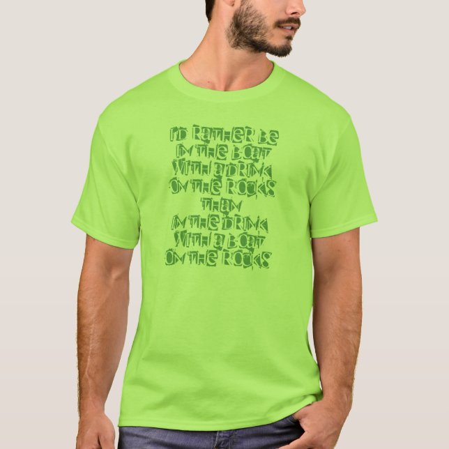 Lustig auf den Felsen in einem Boot T-Shirt (Vorderseite)