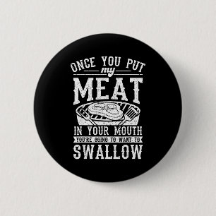 Lustig Fleisch in den Mund legen Grillen Grill bbq Button