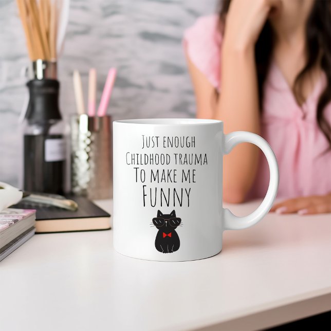Lustig gerade genug Kindheitstrauma Kaffeetasse (Von Creator hochgeladen)