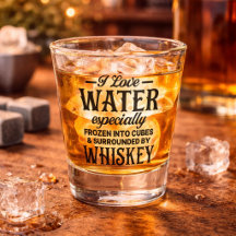 Lustig, ich liebe Wasser, gefroren in Whiskey