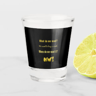 Lustig Kaufe einen Vokal — Jetzt! Schnapsglas