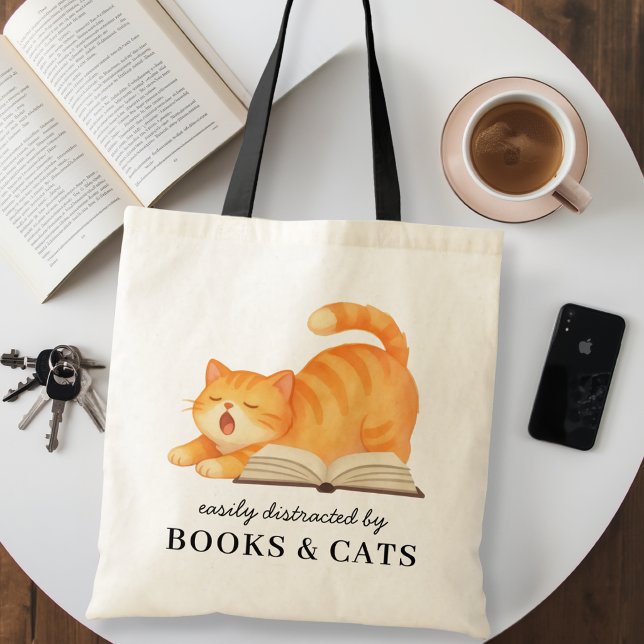 Lustig Leicht ablenkbar durch Bücher & Katzen  Tragetasche (Von Creator hochgeladen)