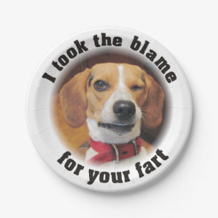 Lustig nahm ich die Schuld für Ihre Furz Pappteller