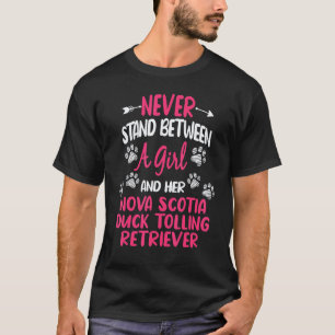 Lustig zwischen einem Mädchen und ihrem Nova Scoti T-Shirt