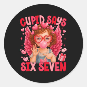 Lustige 67 Cupid sagt Six Seven Valentins-Couple M Runder Aufkleber