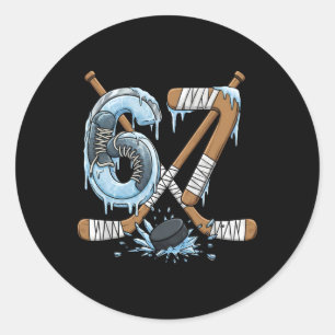 Lustige 67 Eishockey-Tropfnummer 67 Eishockey _1 Runder Aufkleber