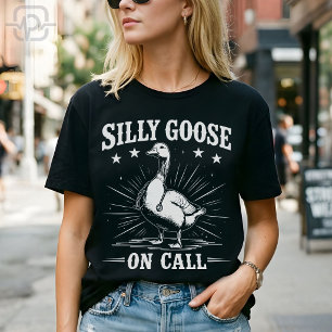 Lustige alberne Gans im Bereitschaftsdienst Kranke T-Shirt