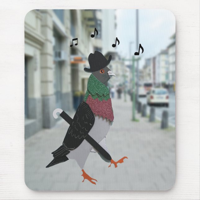 Lustige, bearbeitbare Taube in der Stadt  Mousepad (Vorne)
