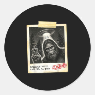 Lustige Bigfoot-Alien-UFO-Vintage-Beweisfoto Runder Aufkleber