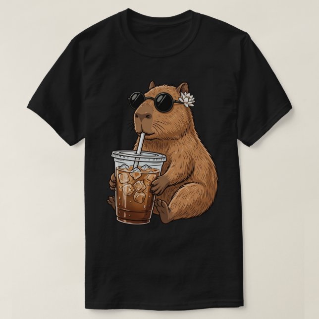 Lustige Capybara trinkt eisgekühlten Kaffee, süß u T-Shirt (Design vorne)