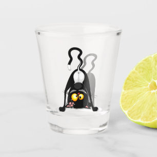 Lustige Cartoonfigur: Katze auf dem Kopf Schnapsglas