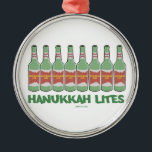 LUSTIGE CHANUKAH CHANUKKA LITES GESCHENKE SILBERNES ORNAMENT<br><div class="desc">GEBEN SIE IHREN LIEBLINGStrinkern DIESE GESCHENKE CHANUKKAS LITES,  DIE WHO JÜDISCHEN SPASS SCHÄTZEN.</div>