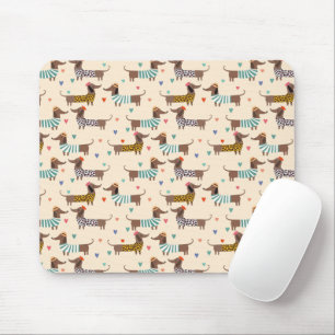Lustige Dachshunde in Hüten und Pullovern Mousepad